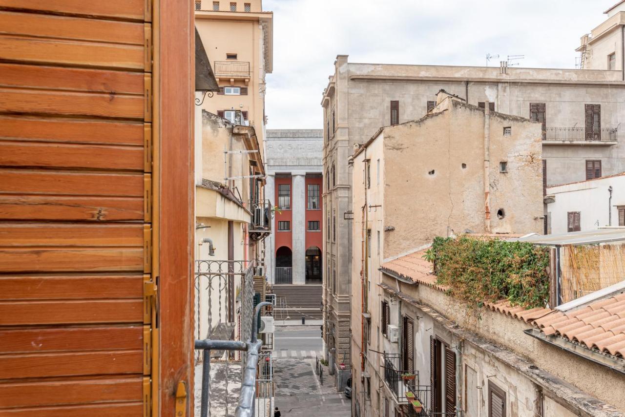 Casa Valverde In Centro Storico By Wonderful Italy ปาแลร์โม ภายนอก รูปภาพ